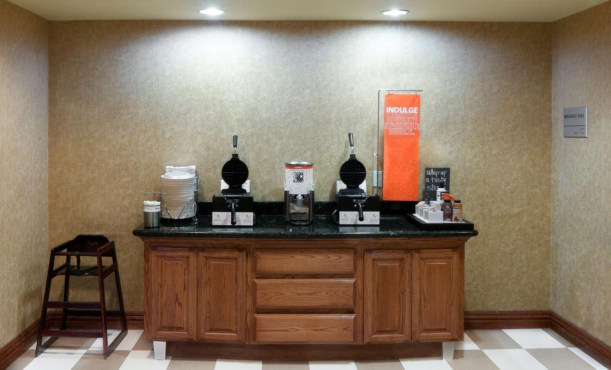 Hampton Inn And Suites-Браунсвілл Екстер'єр фото
